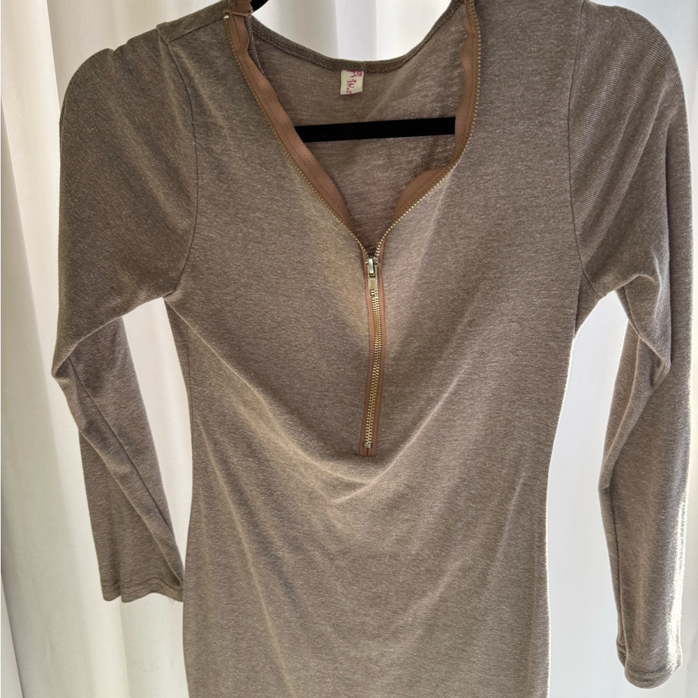 Stylish Women's Tan dress with Zipper